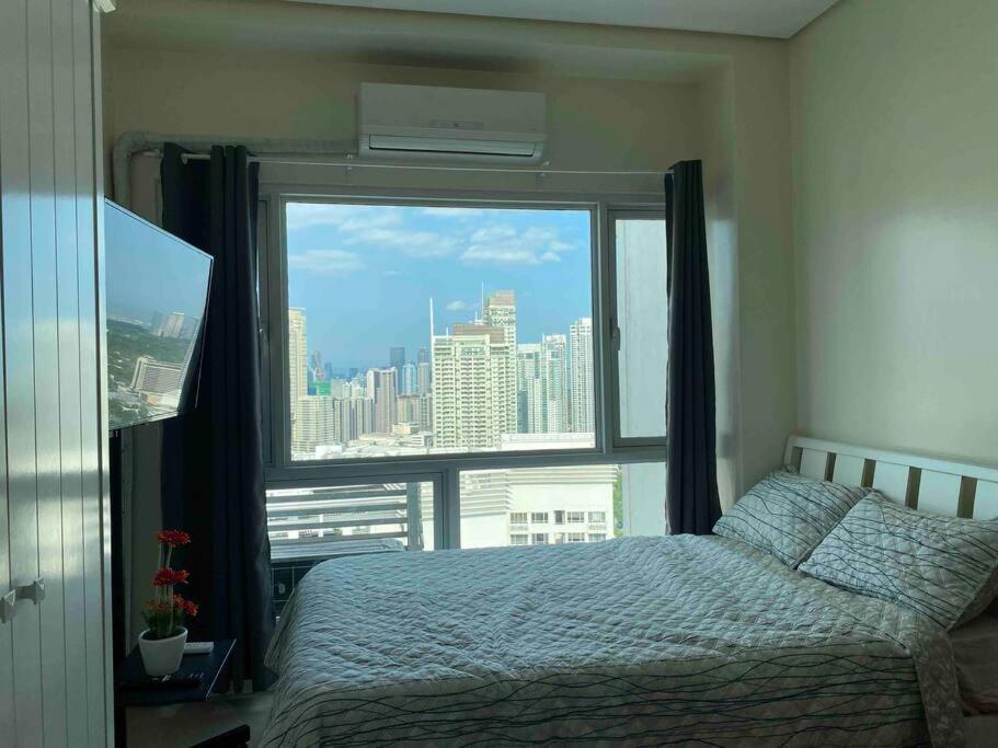 Makati Penthouse With Stunning City Skyline View Манила Экстерьер фото